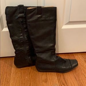 Patent Bendino black leather riding boots